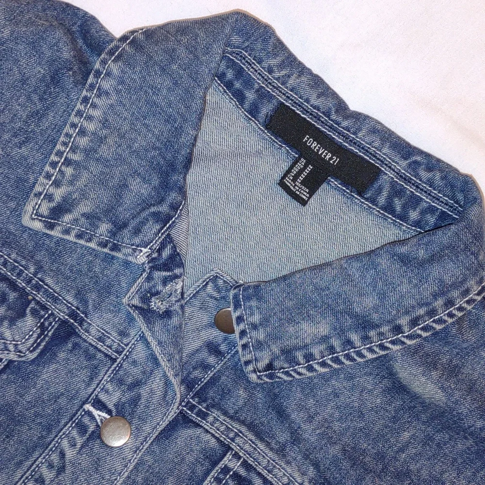 Forever 21 Denim Jacket With Cheetah Print Patch - Picture 6 of 6